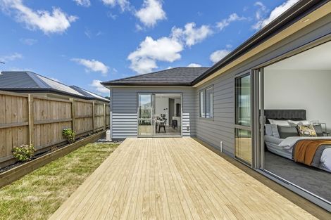 Photo of property in 26 Vinistra Road, Kumeu, 0810