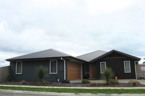 Photo of property in 16 Curtis Street, Stoke, Nelson, 7011