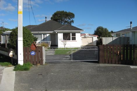 Photo of property in 25 Whitehall Street, Wainuiomata, Lower Hutt, 5014