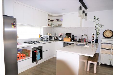 Photo of property in 27 Waterloo Road, Milford, Auckland, 0620