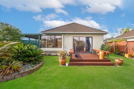 Photo of property in 2/55 Aviemore Drive, Highland Park, Auckland, 2010