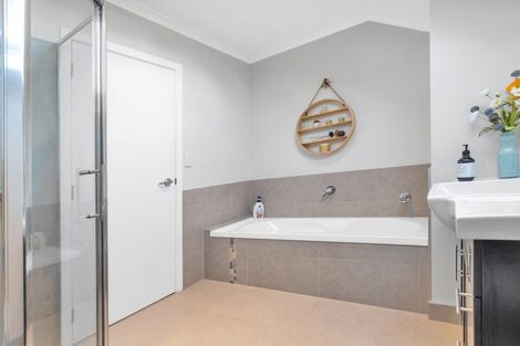 Photo of property in 1 Gibraltar Street, Howick, Auckland, 2014