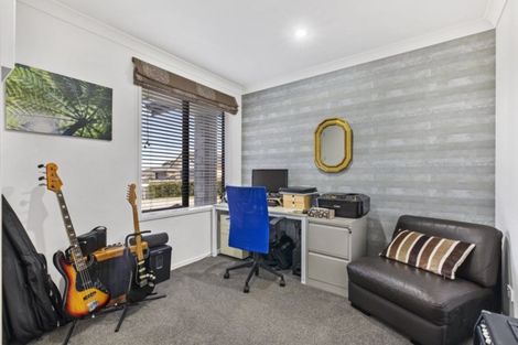 Photo of property in 4 Margaret Place, Waiuku, 2123