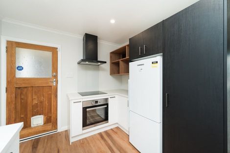 Photo of property in 3 Montrose Place, Takaro, Palmerston North, 4412