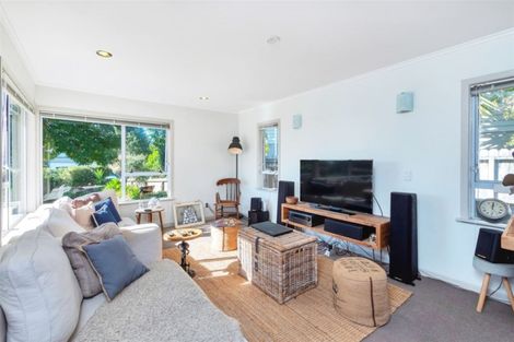 Photo of property in 20 Spence Road, Henderson, Auckland, 0612