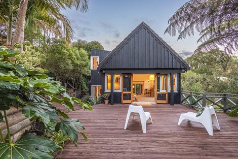 Photo of property in 27 Rosecamp Road, Beach Haven, Auckland, 0626