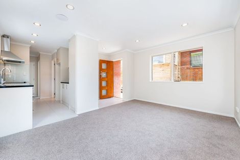 Photo of property in 65 Kurnell Drive, Botany Downs, Auckland, 2010