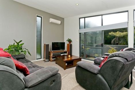 Photo of property in 63b Sunset Road, Totara Vale, Auckland, 0632