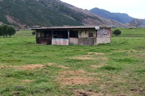 Photo of property in 72 Hotham Street, Murchison, 7007