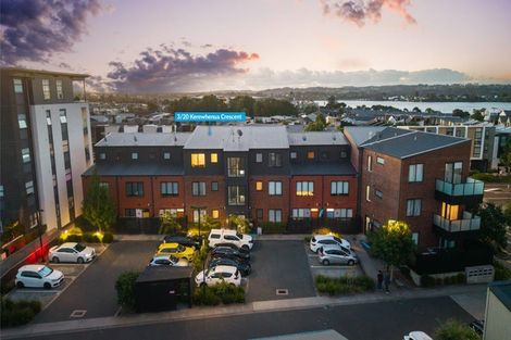 Photo of property in 3/20 Kerewhenua Crescent, Hobsonville, 0616