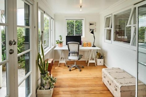 Photo of property in 59 Marine Parade, Eastbourne, Lower Hutt, 5013