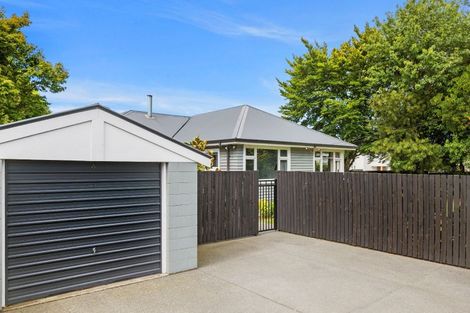 Photo of property in 98 Hamilton Avenue, Ilam, Christchurch, 8041