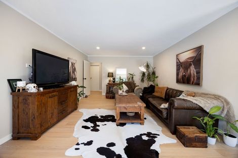 Photo of property in 28 Bouverie Crescent, Flagstaff, Hamilton, 3210