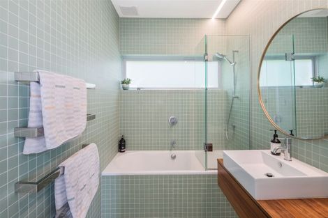 Photo of property in 6 Crawford Road, Kilbirnie, Wellington, 6022