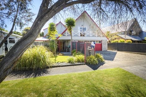 Photo of property in 22 Hanmer Place, Highbury, Palmerston North, 4412