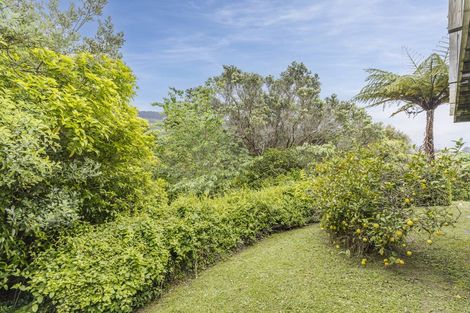 Photo of property in 5 Te Reinga View, Tawa, Wellington, 5028