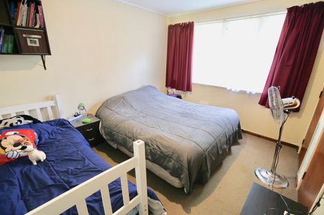 Photo of property in 17 Paul Crescent, Fairfield, Hamilton, 3214