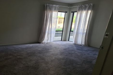 Photo of property in 12 Hazel Glen, Bayview, Auckland, 0629