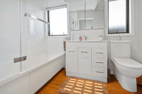 Photo of property in 2/832 Cook Place, Raureka, Hastings, 4120