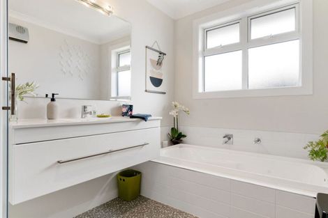 Photo of property in 59 Armstrong Avenue, Carterton, 5713