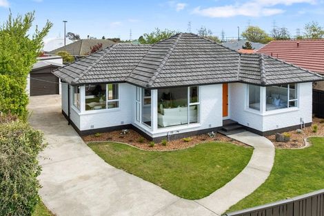 Photo of property in 17 Roberts Road, Hei Hei, Christchurch, 8042