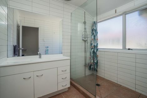 Photo of property in 19 Innismara Avenue, Wattle Downs, Auckland, 2103