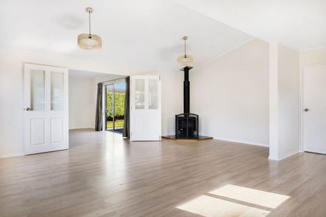 Photo of property in 9 Ambury Place, Merrilands, New Plymouth, 4312