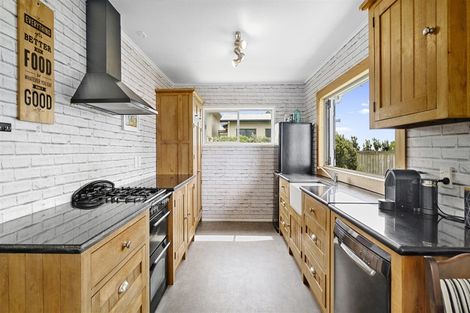 Photo of property in 17 Pukehina Parade, Pukehina, 3189