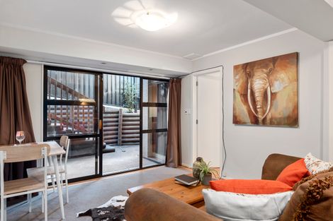 Photo of property in 29 Glencoe Road, Browns Bay, Auckland, 0630