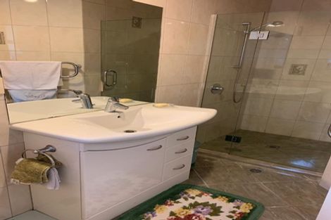 Photo of property in 10 Te Wharau Drive, Greenhithe, Auckland, 0632