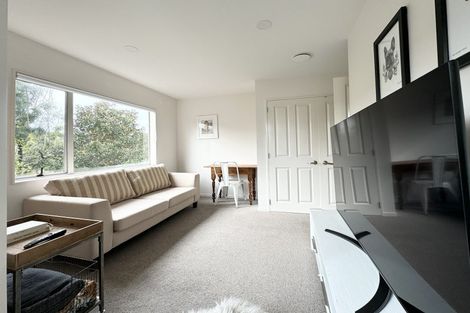 Photo of property in 2/63 Pupuke Road, Birkenhead, Auckland, 0627