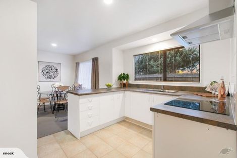 Photo of property in 2/15 Miro Road, Mangere Bridge, Auckland, 2022