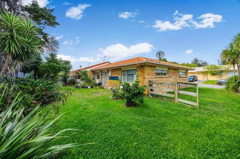 Photo of property in 23 Carlas Way, Ranui, Auckland, 0612