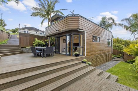 Photo of property in 2/40 Carlisle Road, Browns Bay, Auckland, 0630