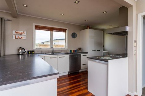 Photo of property in 1 Lowburn Avenue, Waipu, 0510