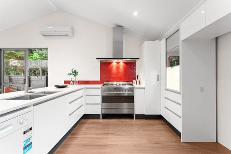 Photo of property in 2/17 Fernwood Grove, Bayview, Auckland, 0629