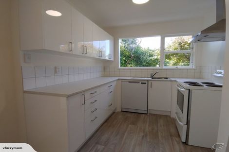 Photo of property in 1 Indus Street, Khandallah, Wellington, 6035