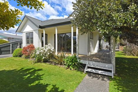 Photo of property in 15 Whirinaki Crescent, Heretaunga, Upper Hutt, 5018