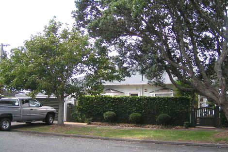 Photo of property in 17 Waimana Avenue, Northcote Point, Auckland, 0627