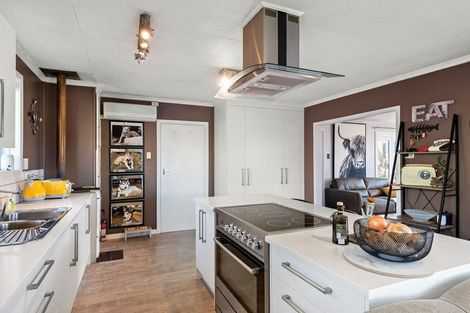 Photo of property in 132 Centennial Avenue, Helensburgh, Dunedin, 9010