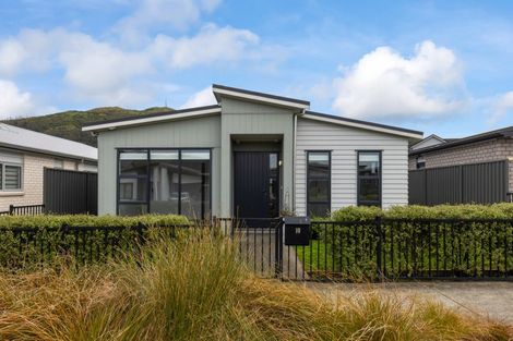 Photo of property in 10 Pihoihoi Place, Kenepuru, Porirua, 5022