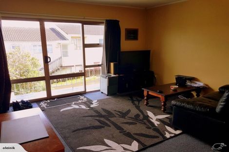 Photo of property in 2/68 West Coast Road, Glen Eden, Auckland, 0602