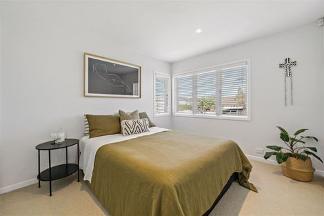 Photo of property in 17 Karamu Street, Te Atatu Peninsula, Auckland, 0610