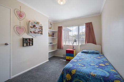 Photo of property in 8 Sunshine Place, Kelvin Grove, Palmerston North, 4414