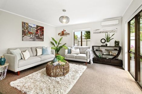 Photo of property in 2/44 Randwick Crescent, Moera, Lower Hutt, 5010