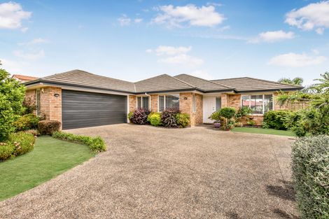 Photo of property in 14 Stranraer Crescent, Wattle Downs, Auckland, 2103