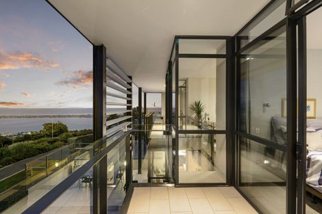 Photo of property in 23a Glendevere Terrace, Redcliffs, Christchurch, 8081