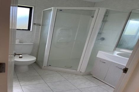 Photo of property in 35 Ballymore Drive, Pinehill, Auckland, 0632