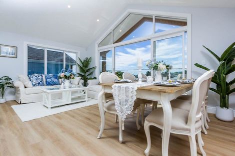 Photo of property in 7b Garadice Road, Rothesay Bay, Auckland, 0630