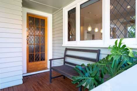 Photo of property in 702 Avenue Road East, Parkvale, Hastings, 4122